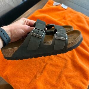Black Arizona Birkenstock’s